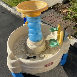 Little Tikes Spiralin Seas Waterpark Outdoor Water Play Table