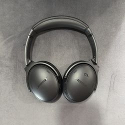 Bose quiet comfort headphones (Black)