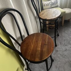 Metal frame wood plate seats