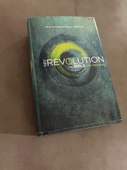 NIV Revolution Bible: The Bible for Teen Guys