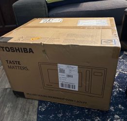 Toshiba Microwave, BRAND NEW in the box