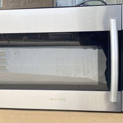 Samsung Microwave Over The Range  Excellent Conditions 