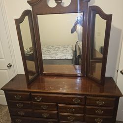 Dresser