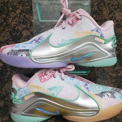 Rare Size!  Nike Mens Shoes Size 10.5 LeBron XXII QS Monopoly Money FZ1097-100