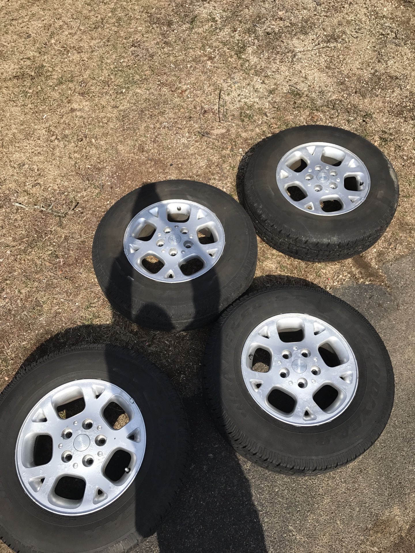 1999-2004 Jeep Grand Cherokee wheels and tires