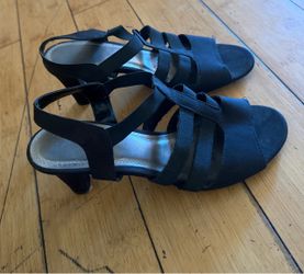Women’s shoes