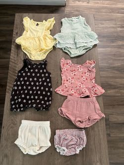 Baby girl size 0 to 3