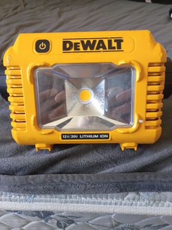 20V Max Compact Cordless Task Light