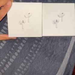 Airpod’s Pro 2 magsafe charging case(lighting port)