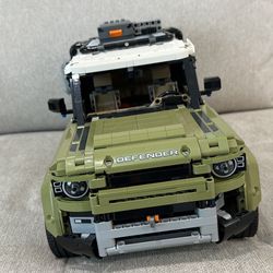 Land Rover Defender LEGO (42110)