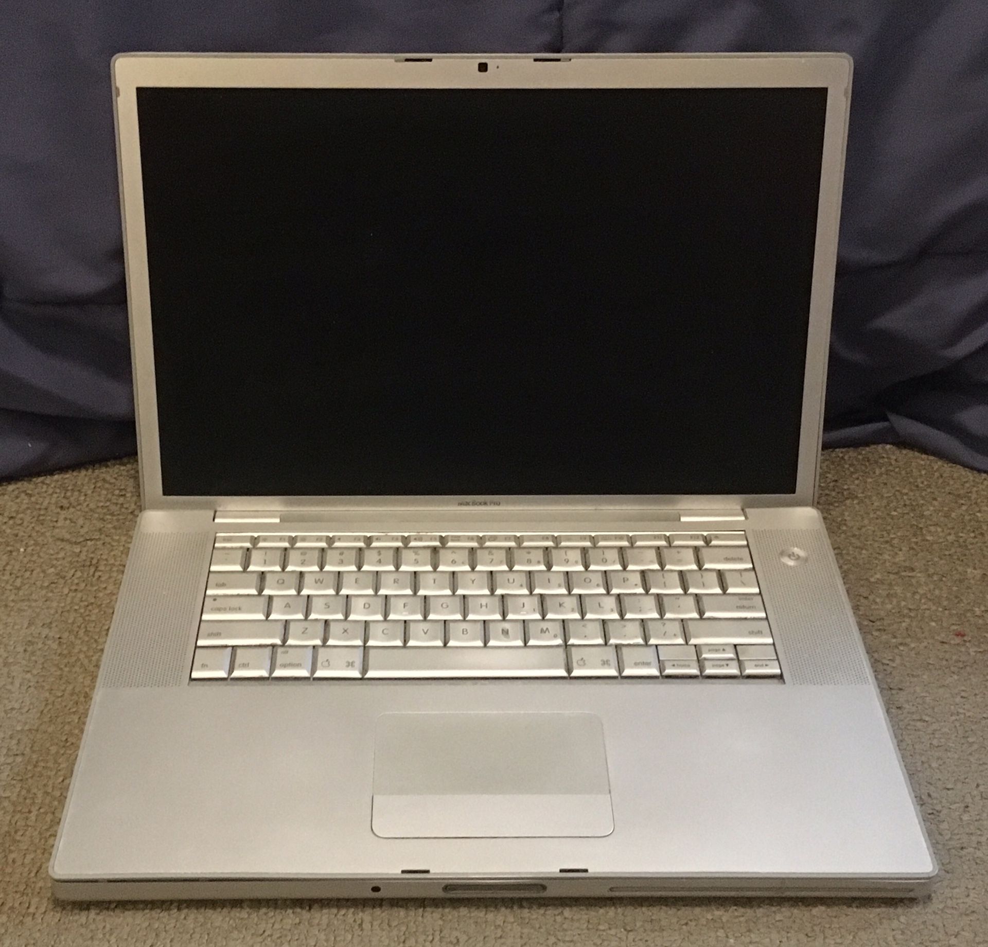 MacBook Pro A1150 with 15” screen — FOR PARTS