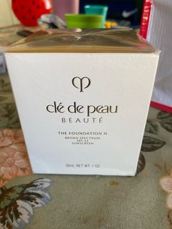 Clé de Peau Beauté The Foundation N is a luxurious, skincare-infused formula