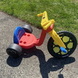 Big wheel tricycle