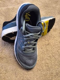 New Balance 840 Shoes