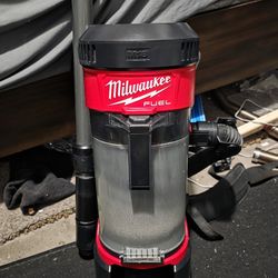 M18 Fuel 1 Gallon Backpack Vaccum With 5.0 Battery