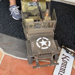 WWII ACTION FIGURES.