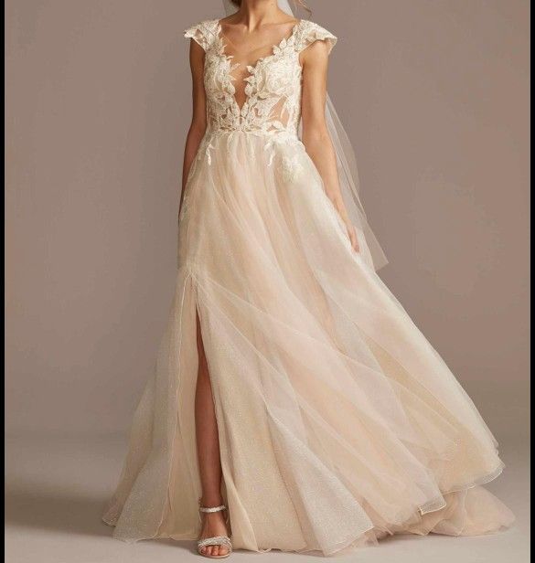 David's Bridal Galina Signature Wedding Dress 0P