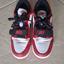 Jordan Legacy 312 Low GS, Chicago Red,size 3.5 Y