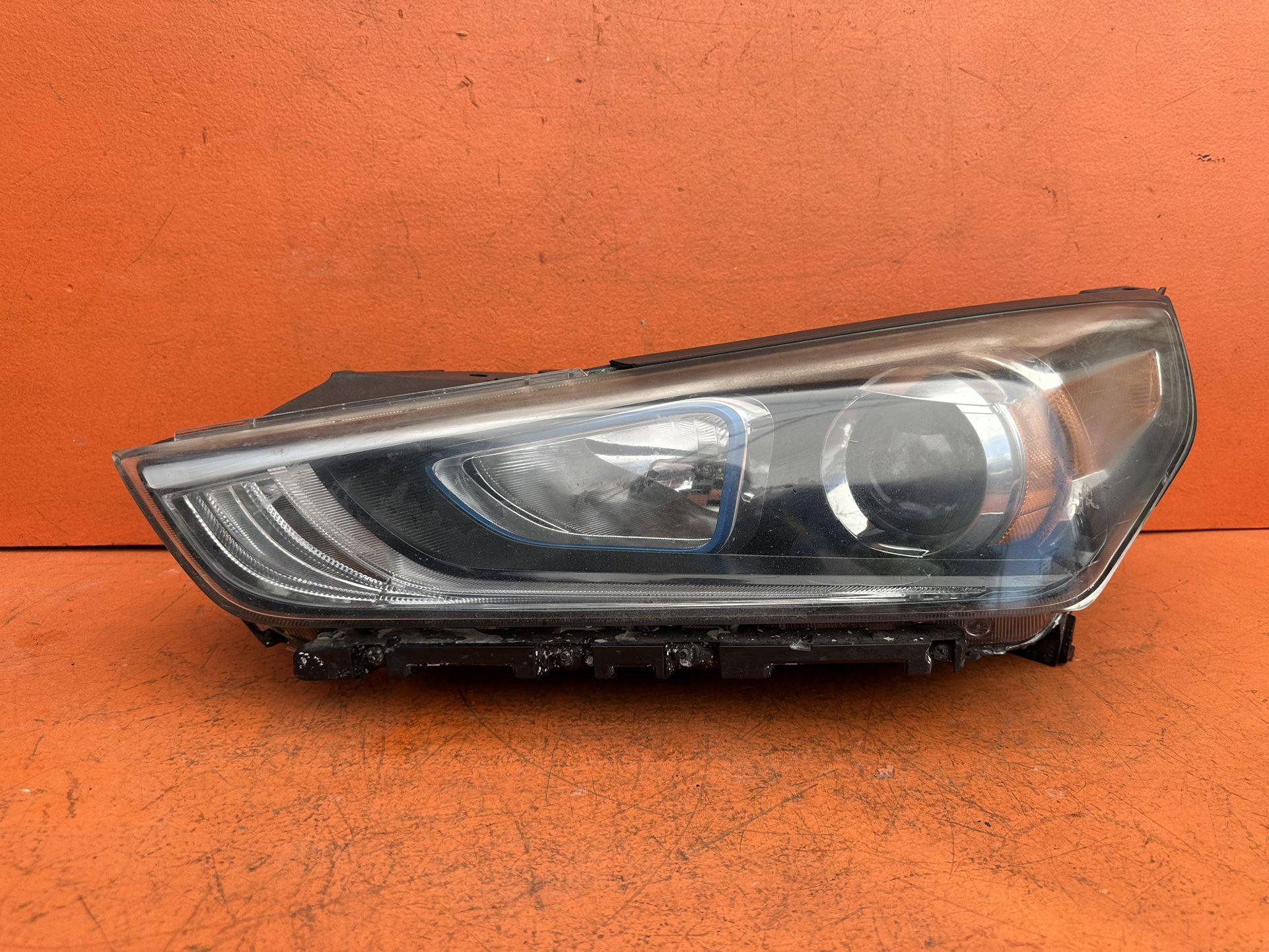 2017 2018 2019 HYUNDAI IONIQ LEFT DRIVER SIDE HEADLIGHT OEM 92101-G2