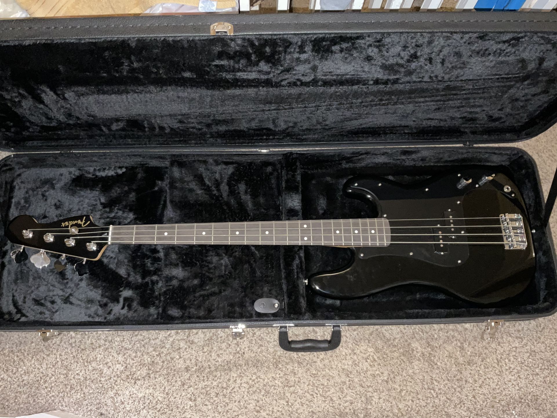 Limited Edition Player P Bass®, Ebony Fingerboard, Black