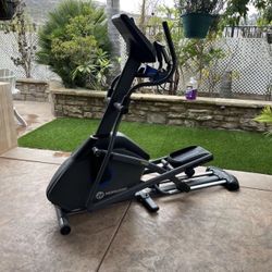 Horizon 7.0 Elliptical 