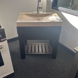 30in Stone Vanity Top w/ Sink Included (Retails for $1400+ 👀)