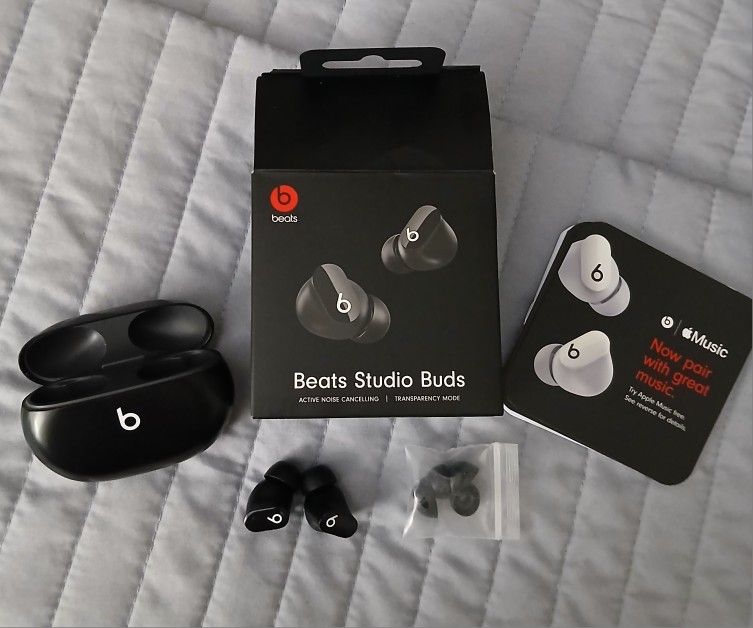 Beats Studio Buds