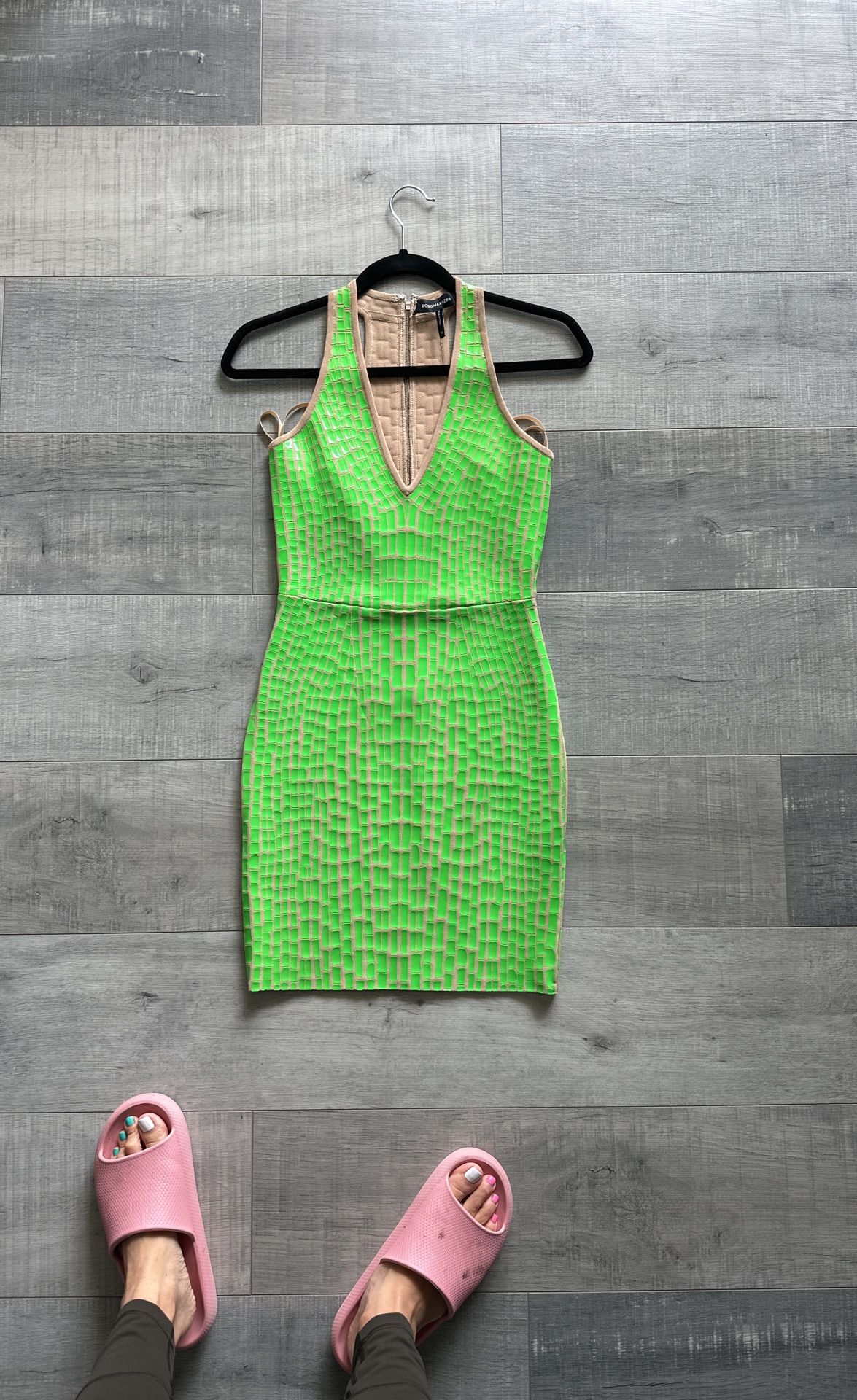 slim fit dress slacks BCBG Size 12 Green Silk Mixed Fabrics Halter Mid Calf Dress – Sui Generis  Designer Consignment main image 0
