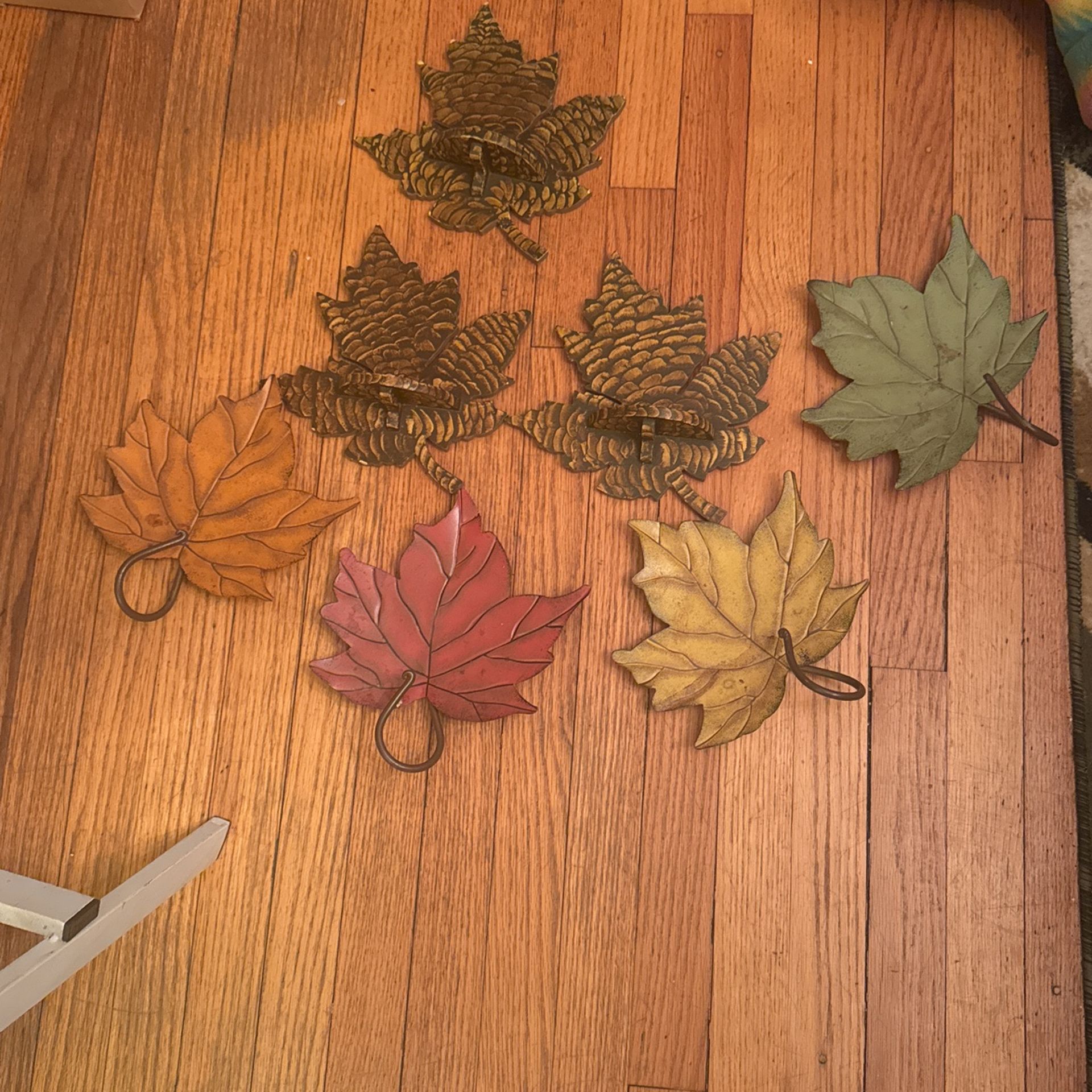 Wooden Leaf Shelves (3) Metal Leaves (4)