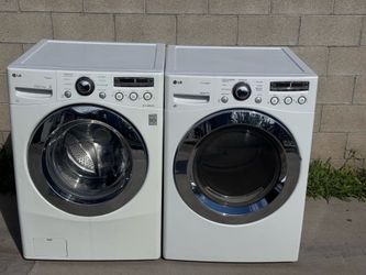 Washer and Dryer /Lavadora y Secadora
