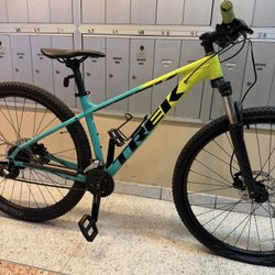 TREK MARLIN 5 (29er)…
