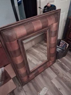 Checker pattern frame mirror