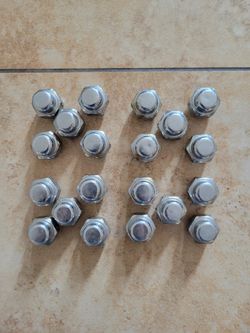 Mazda M12 x 1.5 Lug Nuts