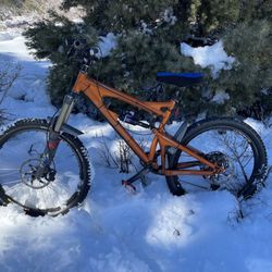 Mountain Bicycle Santa Cruz VP-FREE