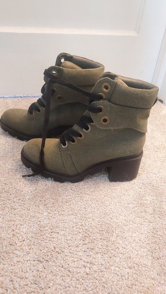 Maurices Green Boots Size 7.5