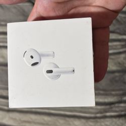 Apple AirPods 4th Gen Noise Cancellation Real 