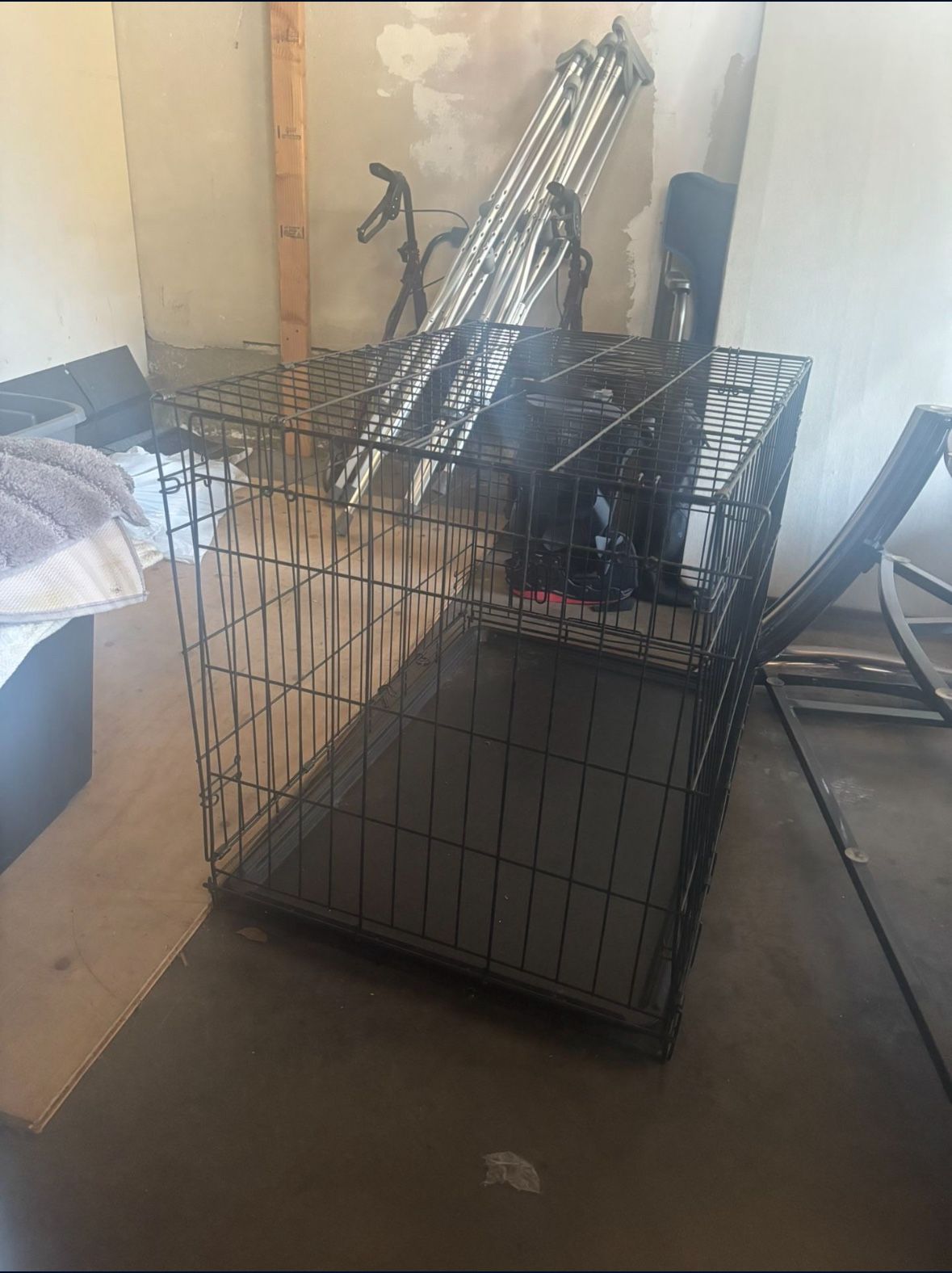 DOG CRATE!