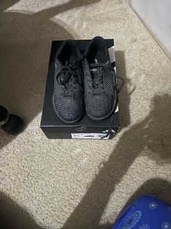 Boys soccer shoes size 10