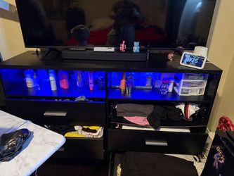 TV stand/Dresser up to 70inch tv fits