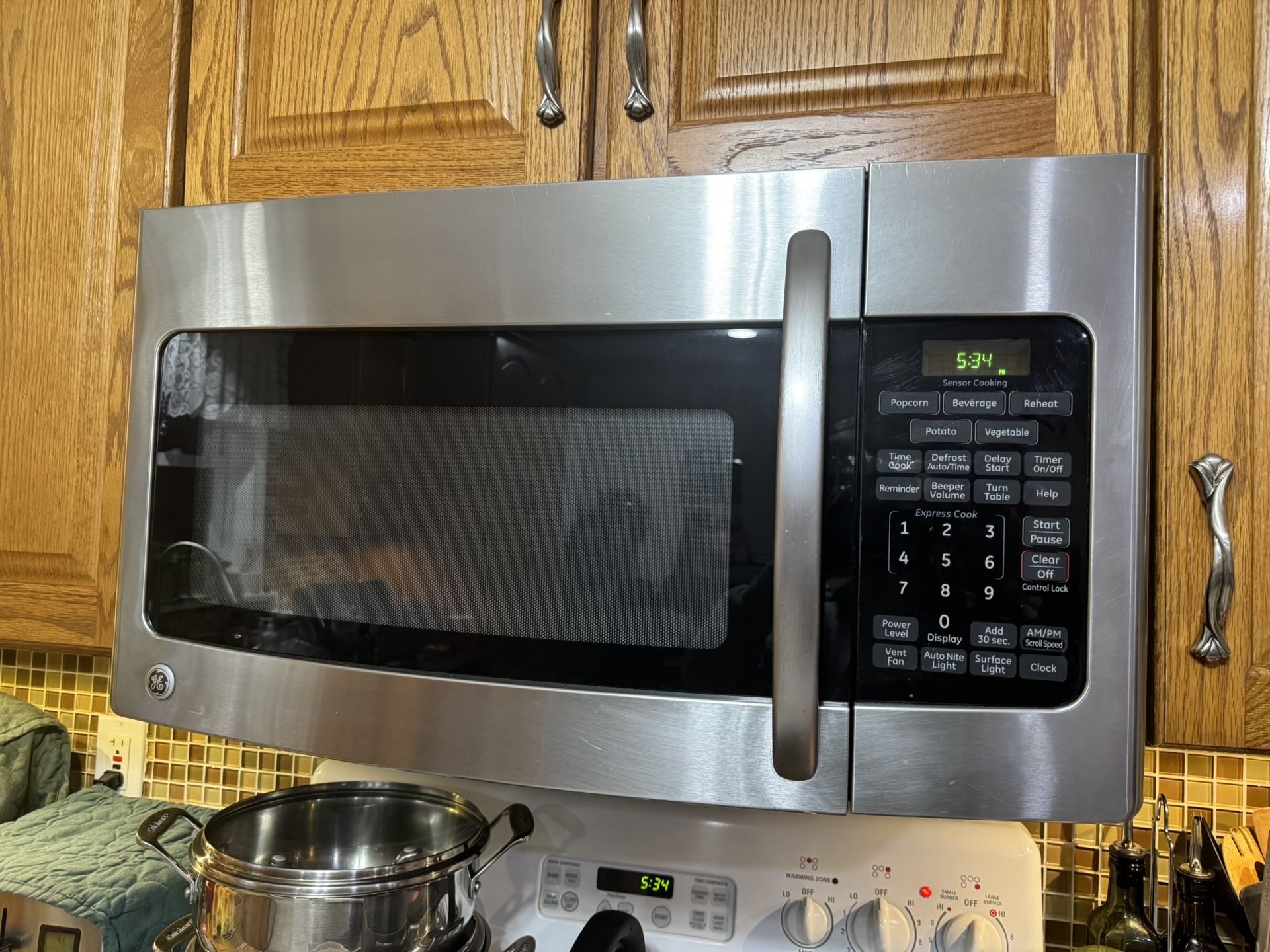 GE Spacemaker Microwave Oven 