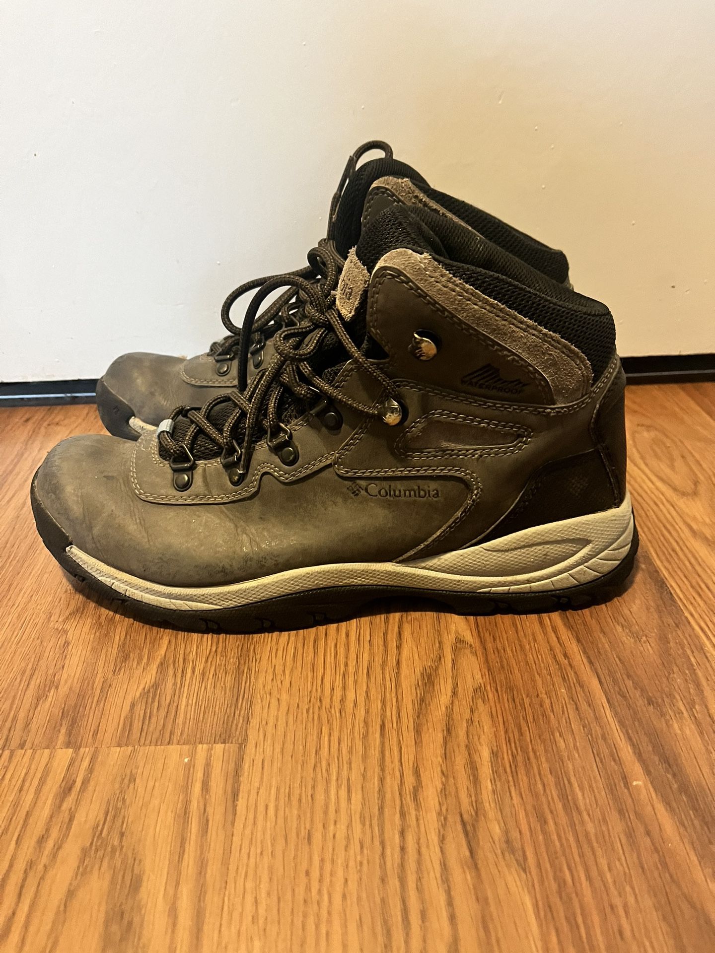 Women’s Columbia Hiking Boots