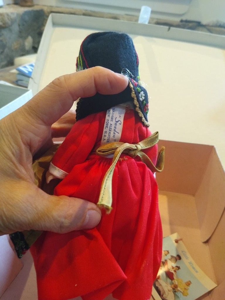 Madame Alexander Dolls: Sweden Mexico Greece