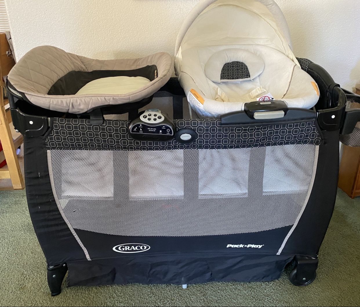 GRACO Pack 'N Play Playard Snuggle Suite