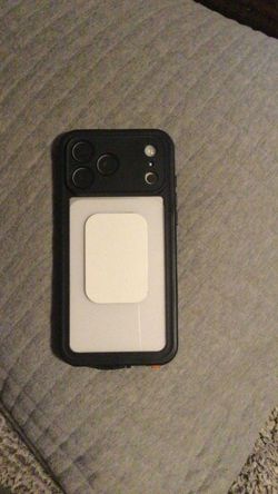 Apple iphone 17 pro max (Locked)
