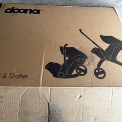 Doona + Car Seat & Stroller - Midnight Edition