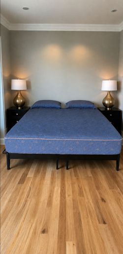Newer California King Tommie Copper Znergy 11" Hybrid Mattress and Smart Platform Bed Frame