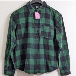 Betty Boop Women's Graphic Green & Black Plaid Flannel Button Down Shirt, Medium