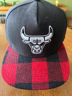 Chicago Bulls Blk./Red Plaid Cap