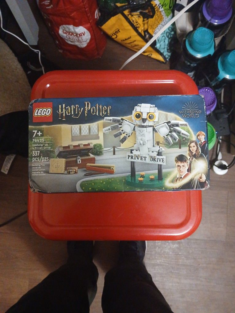 LEGO Harry Potter Hedwig at 4 Privet Drive