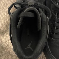 Black cat low Jordan